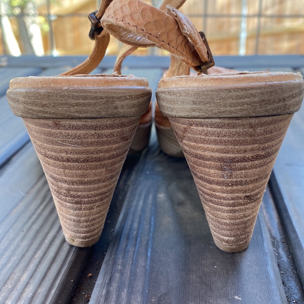 Weekend leather fish-scale heels - Picture 4 of 14